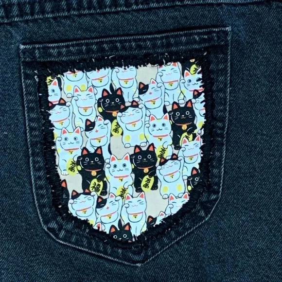 Vintage Lee reworked hand embroidered black denim jean cut off high waist shorts - Picture 9 of 13